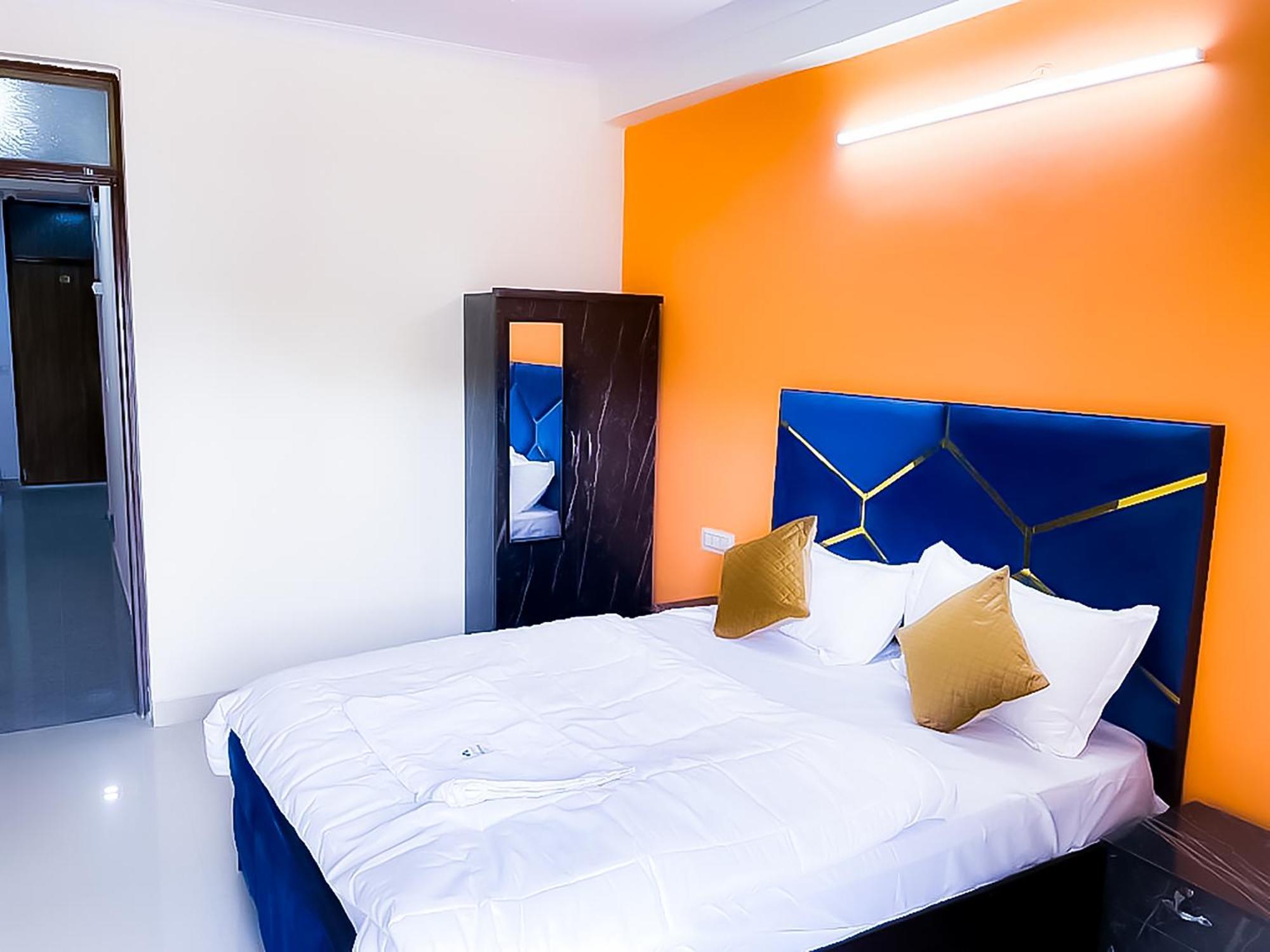 Roomshala 123 Happy Homes- Near Saket Metro ニューデリー エクステリア 写真