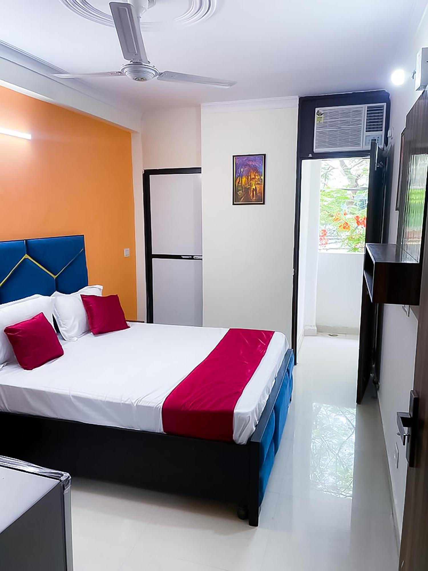 Roomshala 123 Happy Homes- Near Saket Metro ニューデリー エクステリア 写真
