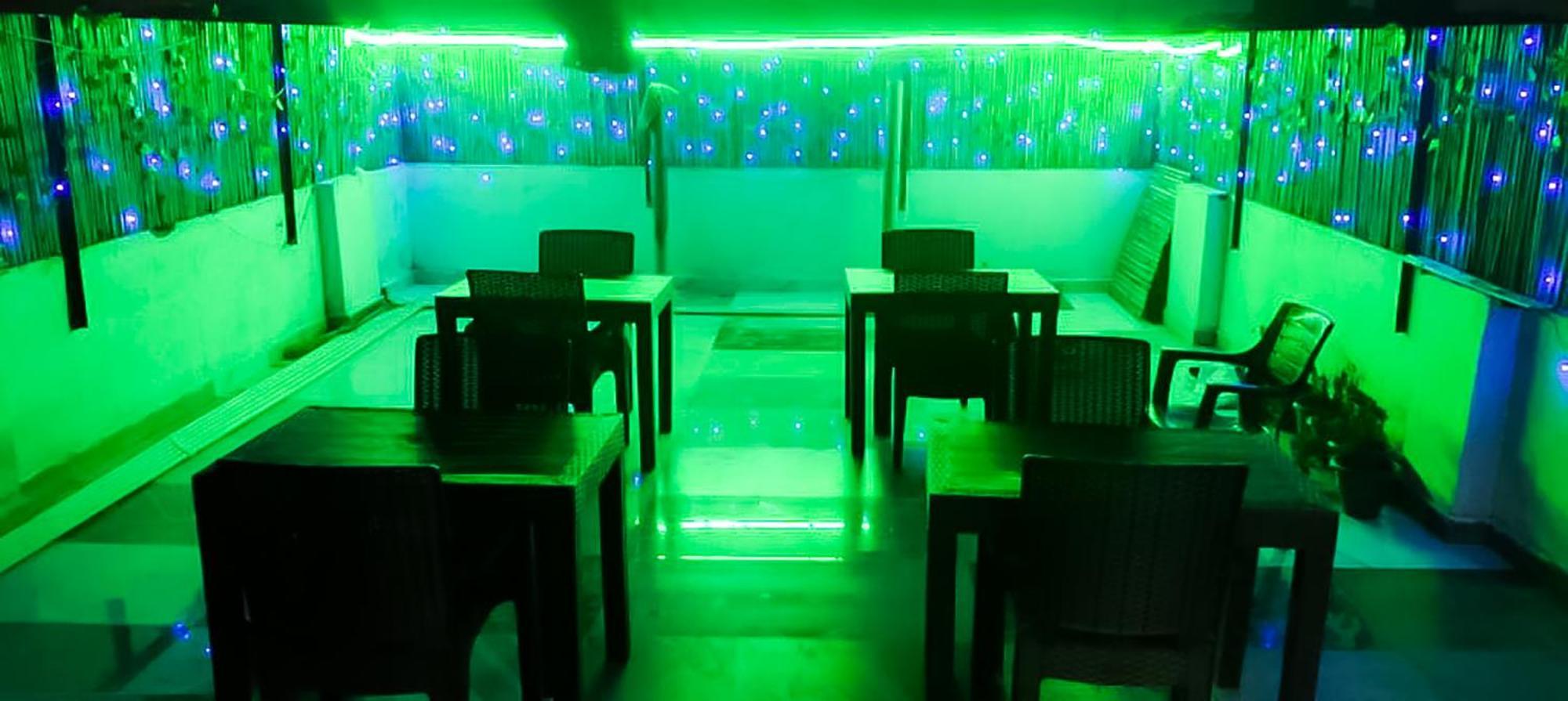 Roomshala 123 Happy Homes- Near Saket Metro ニューデリー エクステリア 写真